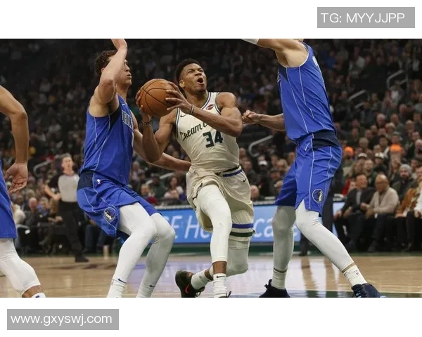 独行侠与雄鹿激战回顾：2020年12月15日精彩瞬间与赛后分析